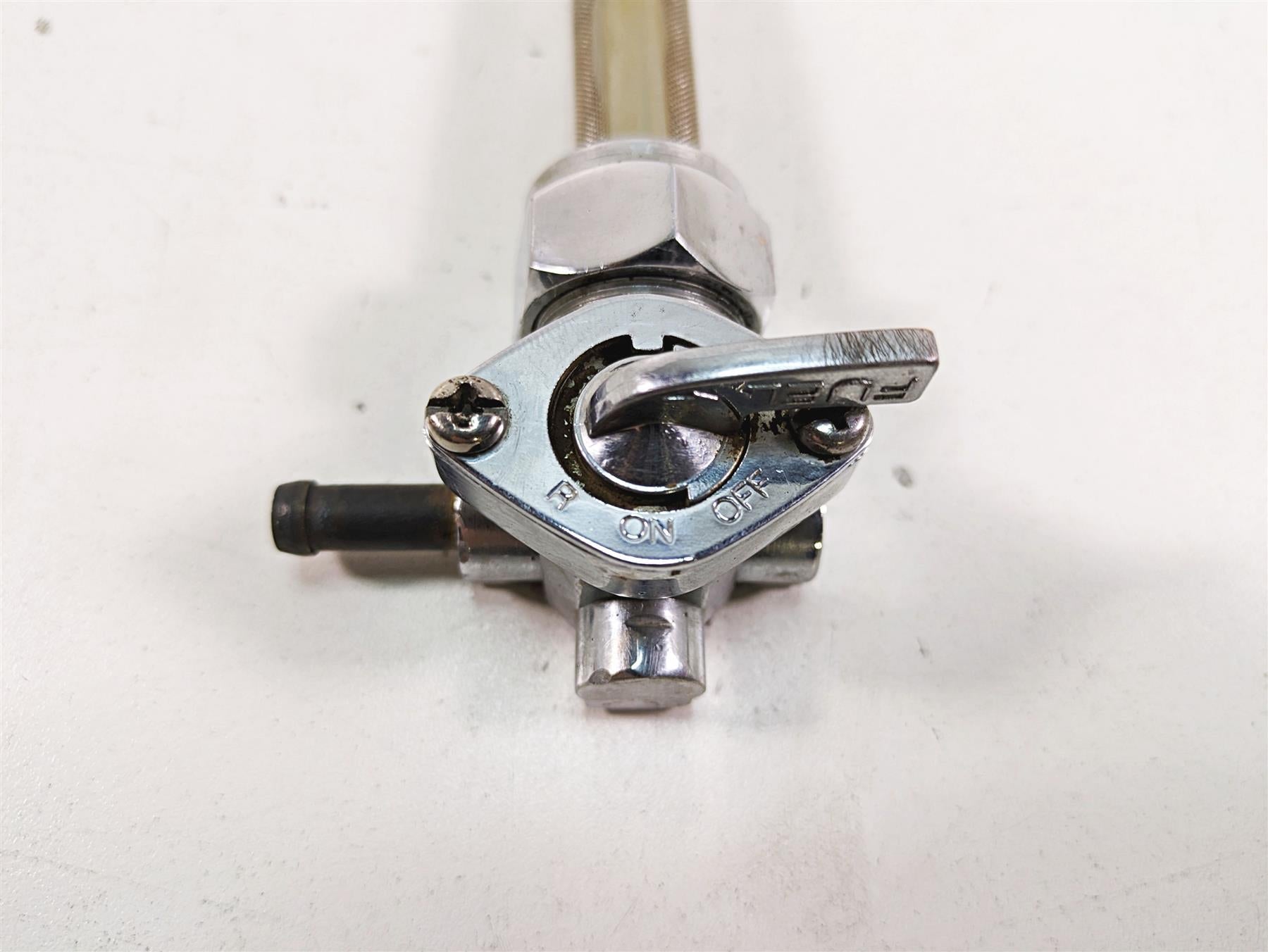 1990 Harley Sportster XLH883 XL883 Petcock Fuel Gas Petrol Valve 62169-81 {{ shop.shopifyCountryName }} - Mototech271
