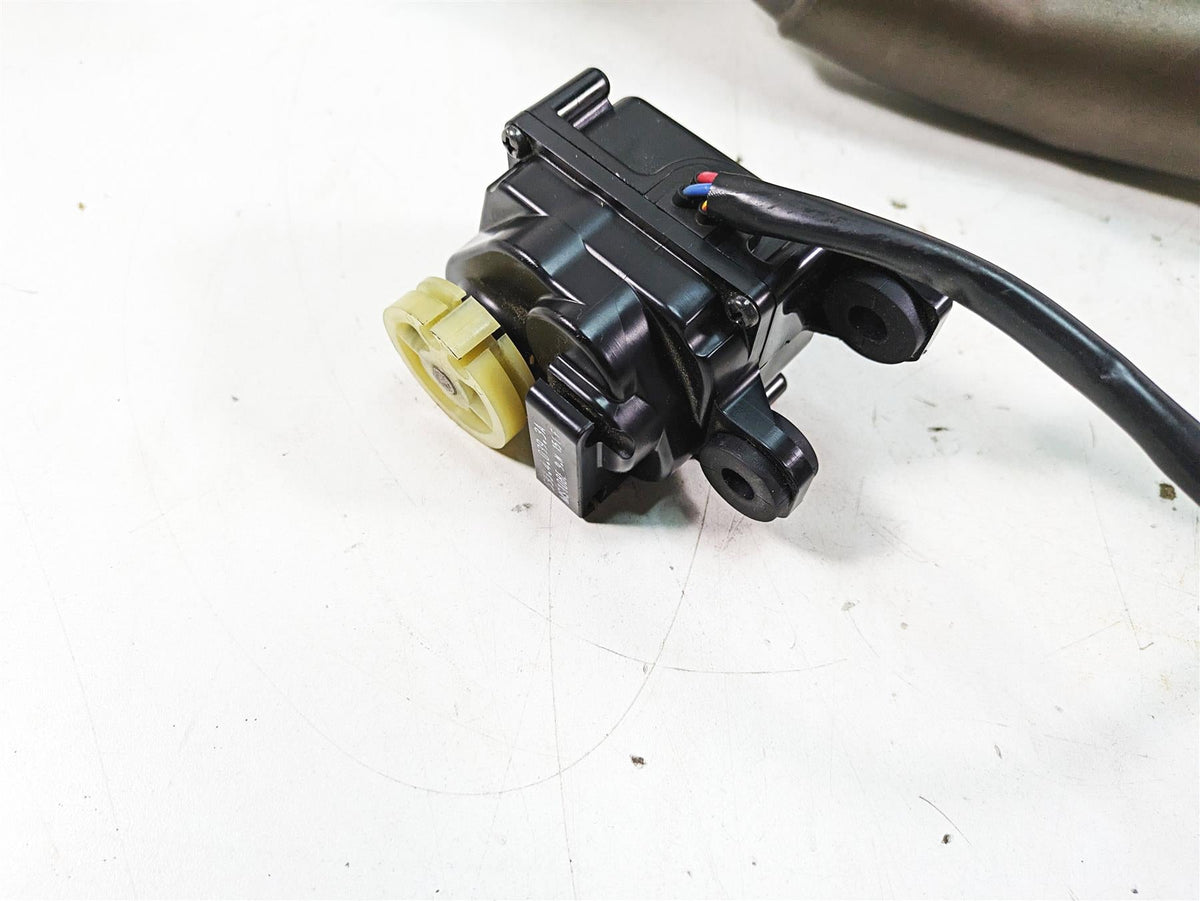 2020 Ducati Scrambler 1100 Sport Pro Exhaust Pipe Header & Actuator 57212081AA {{ shop.shopifyCountryName }} - Mototech271