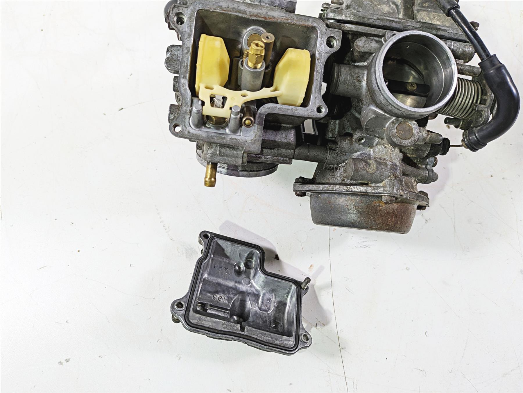 2002 Honda VT1100 Shadow Sabre Carburetor Carb - Read 16100-MAA-L00 {{ shop.shopifyCountryName }} - Mototech271