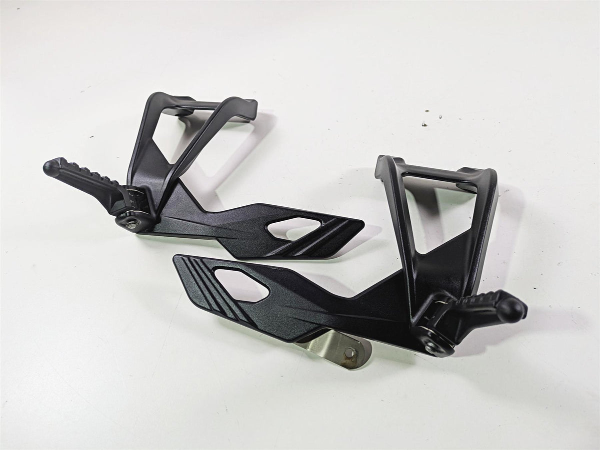 2017 KTM 1290 Super Duke GT Rear Passenger Footpeg 6140304800033S 6140304900033S {{ shop.shopifyCountryName }} - Mototech271