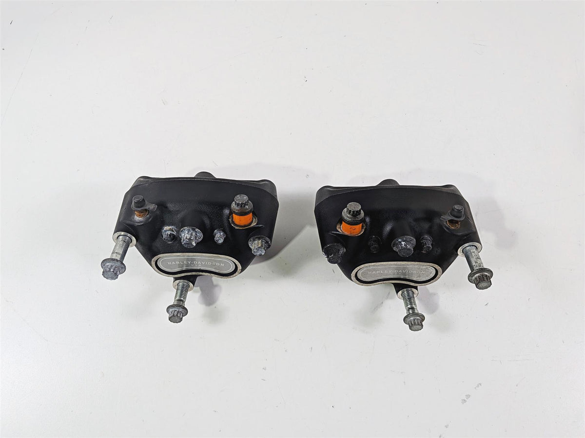 2000 Harley Touring FLHRCI Road King Front Brake Caliper Set 44023-00C 44046-00D {{ shop.shopifyCountryName }} - Mototech271