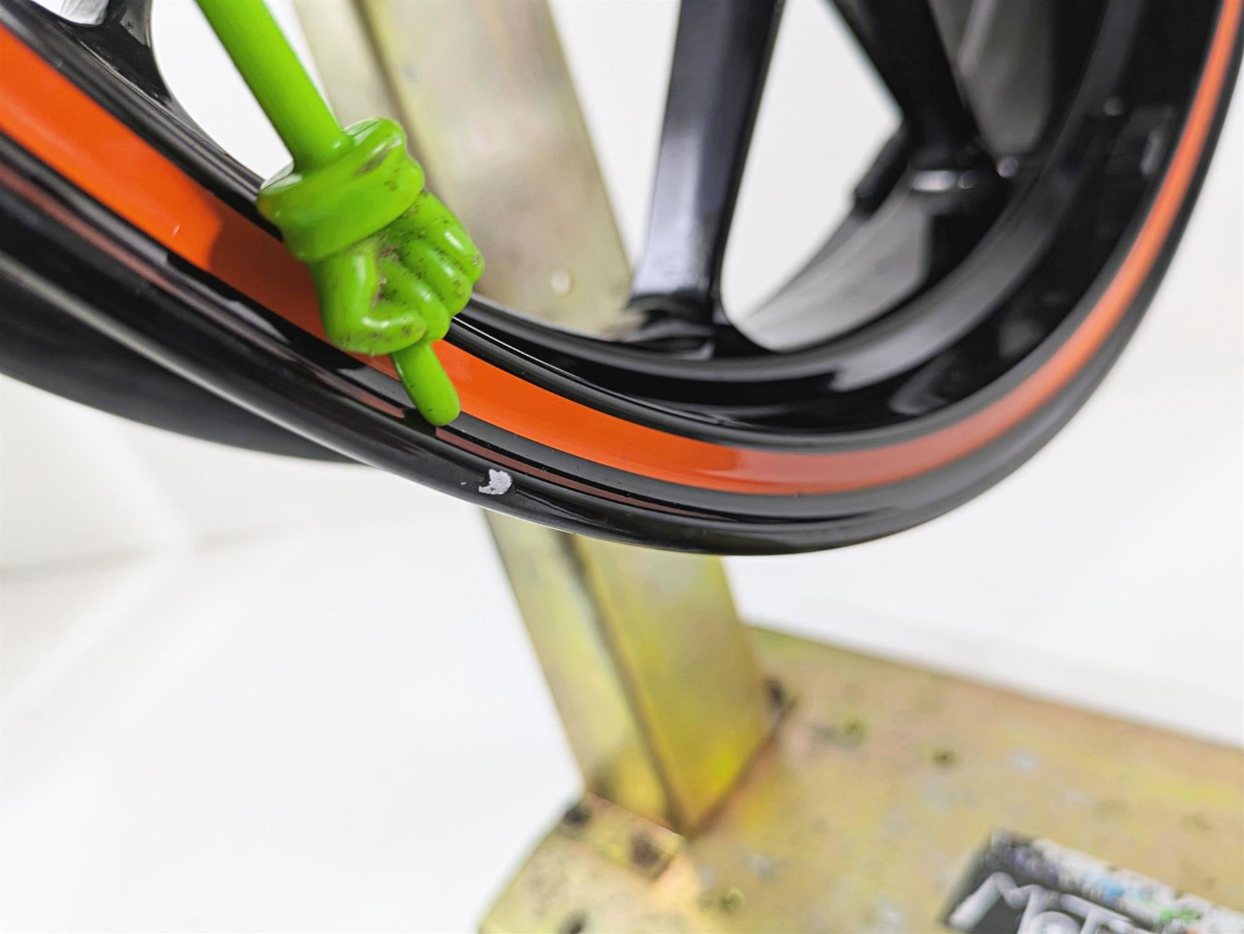 2018 KTM 1290 Super Duke R 17x3.5 Front Wheel Rim - Dent 6130900114430 {{ shop.shopifyCountryName }} - Mototech271