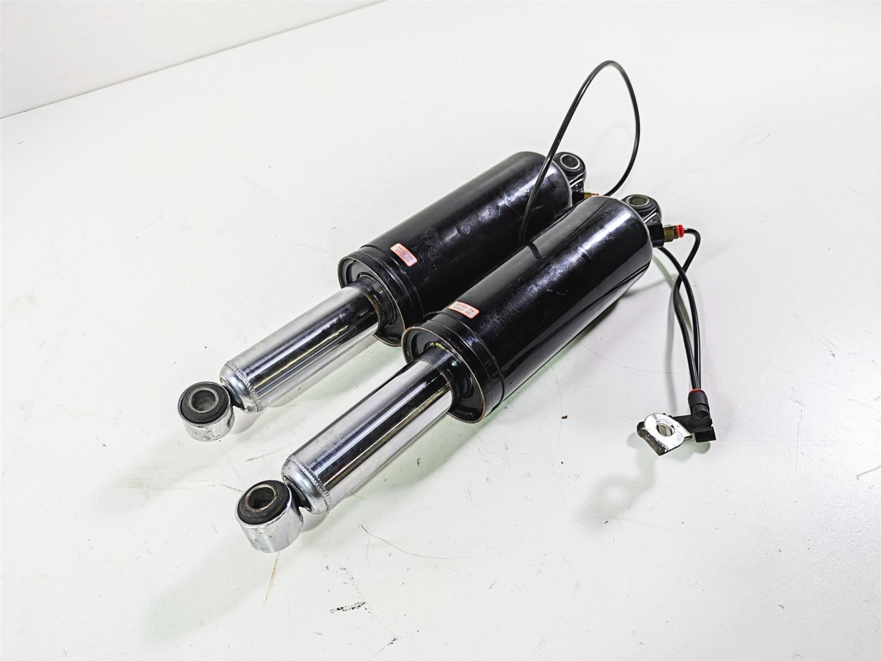 2010 Harley Touring FLHX Street Glide Rear Air Shock Damper Set 13" 54565-09 {{ shop.shopifyCountryName }} - Mototech271