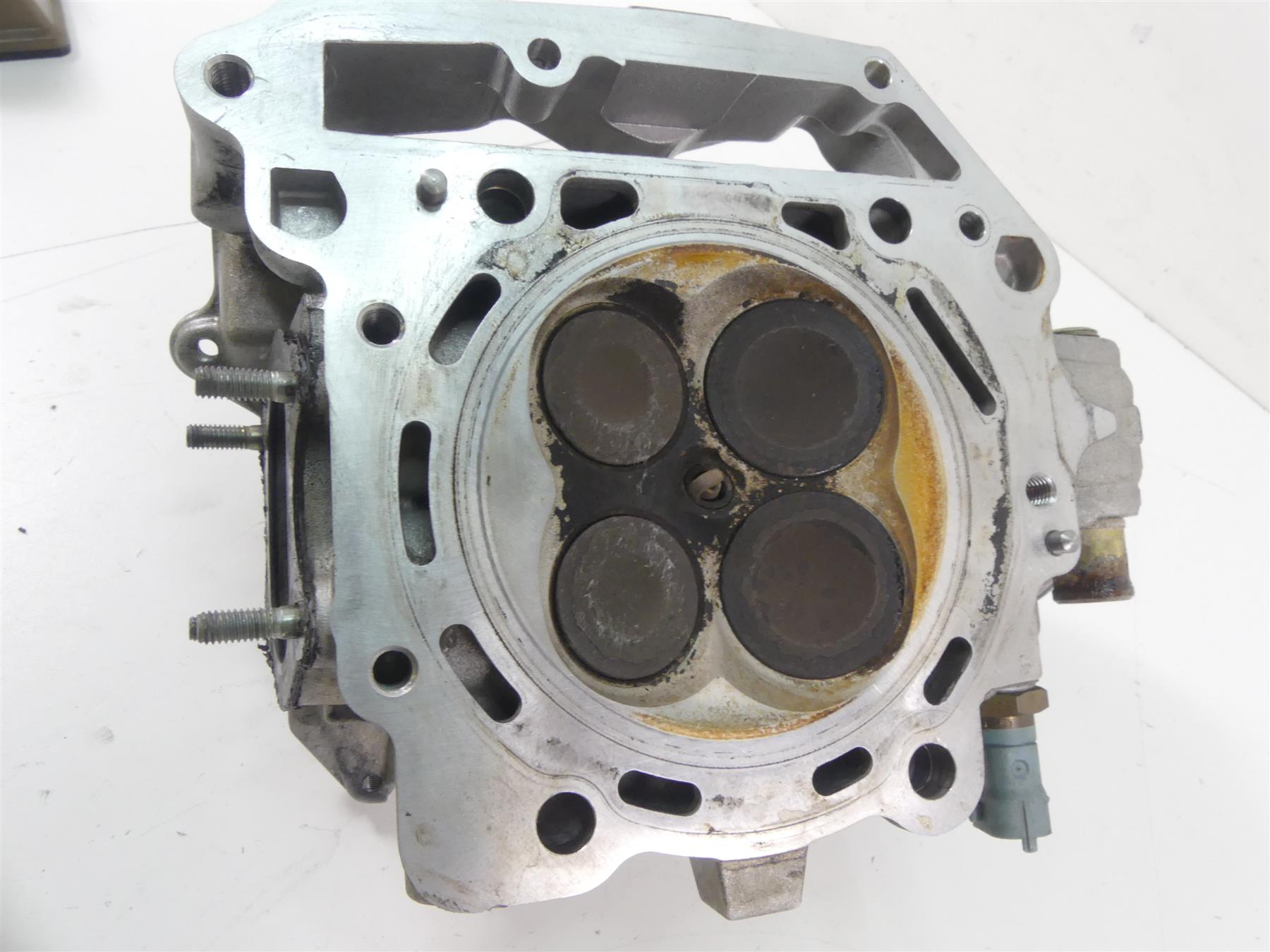 2004 Aprilia RSV1000 R Mille Rear Cylinderhead Cylinder Head AP0613467 {{ shop.shopifyCountryName }} - Mototech271