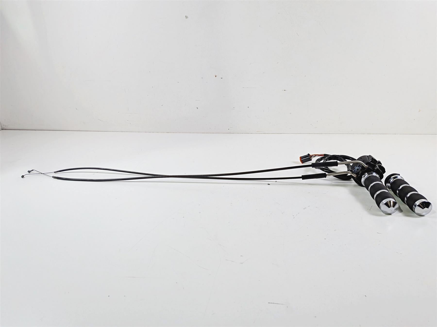 2006 Harley Sportster XL883 Low Right Hand Control Switch 71684-06A 71683-06A {{ shop.shopifyCountryName }} - Mototech271