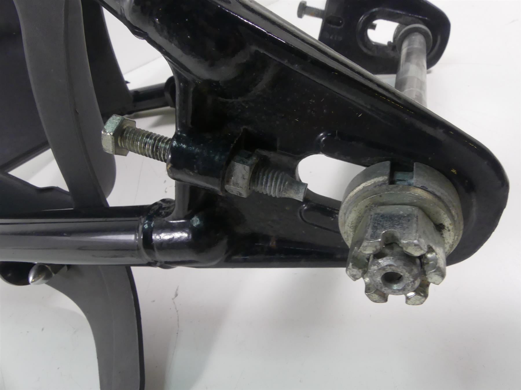 2004 Harley Softail FLSTFI Fat Boy Rear Swingarm Swing Arm + 3/4" Axle 47573-00A {{ shop.shopifyCountryName }} - Mototech271