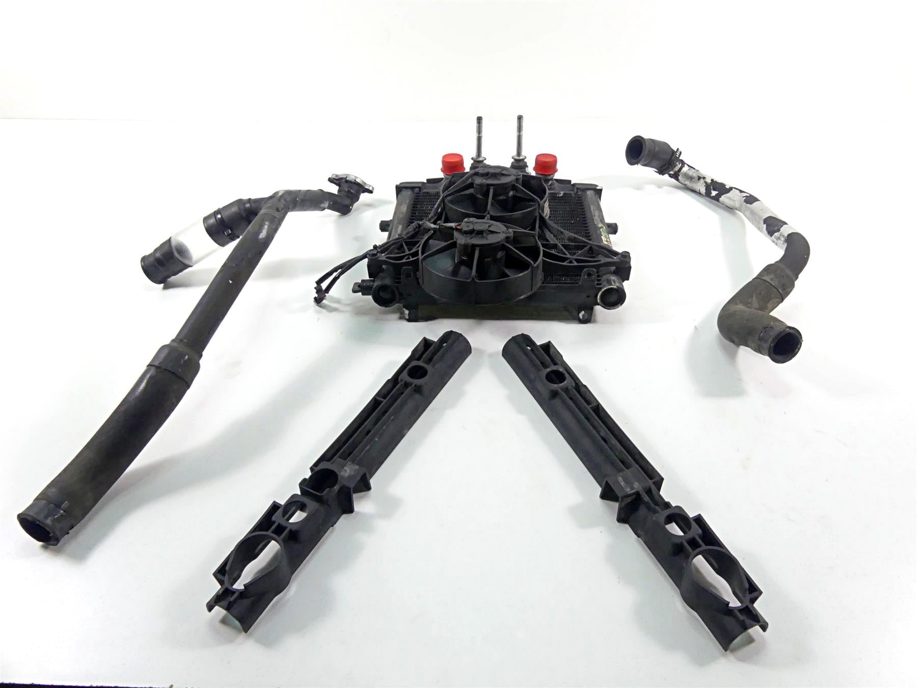 2014 Harley VRSCF Muscle V-Rod Radiator Fans Hoses Set 26721-04C 26800027 {{ shop.shopifyCountryName }} - Mototech271