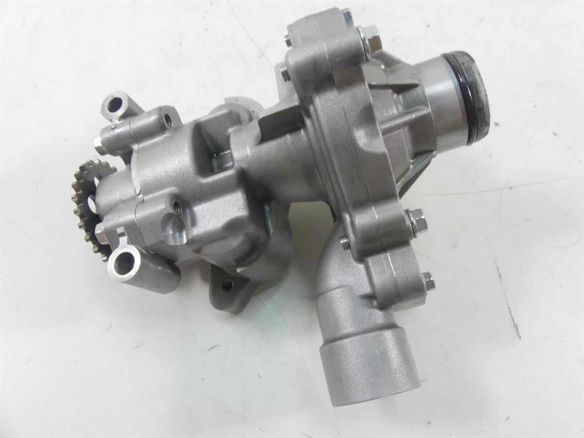 2019 Triumph Street Triple 765R Oil & Water Pump Assembly Set T1210292 {{ shop.shopifyCountryName }} - Mototech271