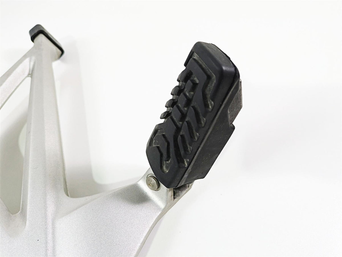 2019 BMW R1250RT K52 Rear Passenger Footpeg Set 46718534789 46718534790 {{ shop.shopifyCountryName }} - Mototech271