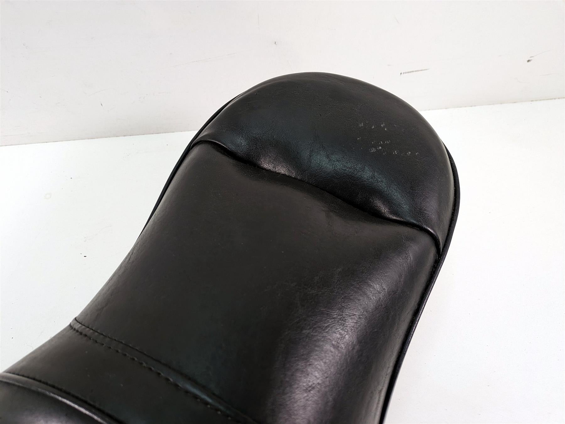 Harley Davidson Dyna Wide Glide Big Twin 88ci Seat Saddle 53079-04 {{ shop.shopifyCountryName }} - Mototech271