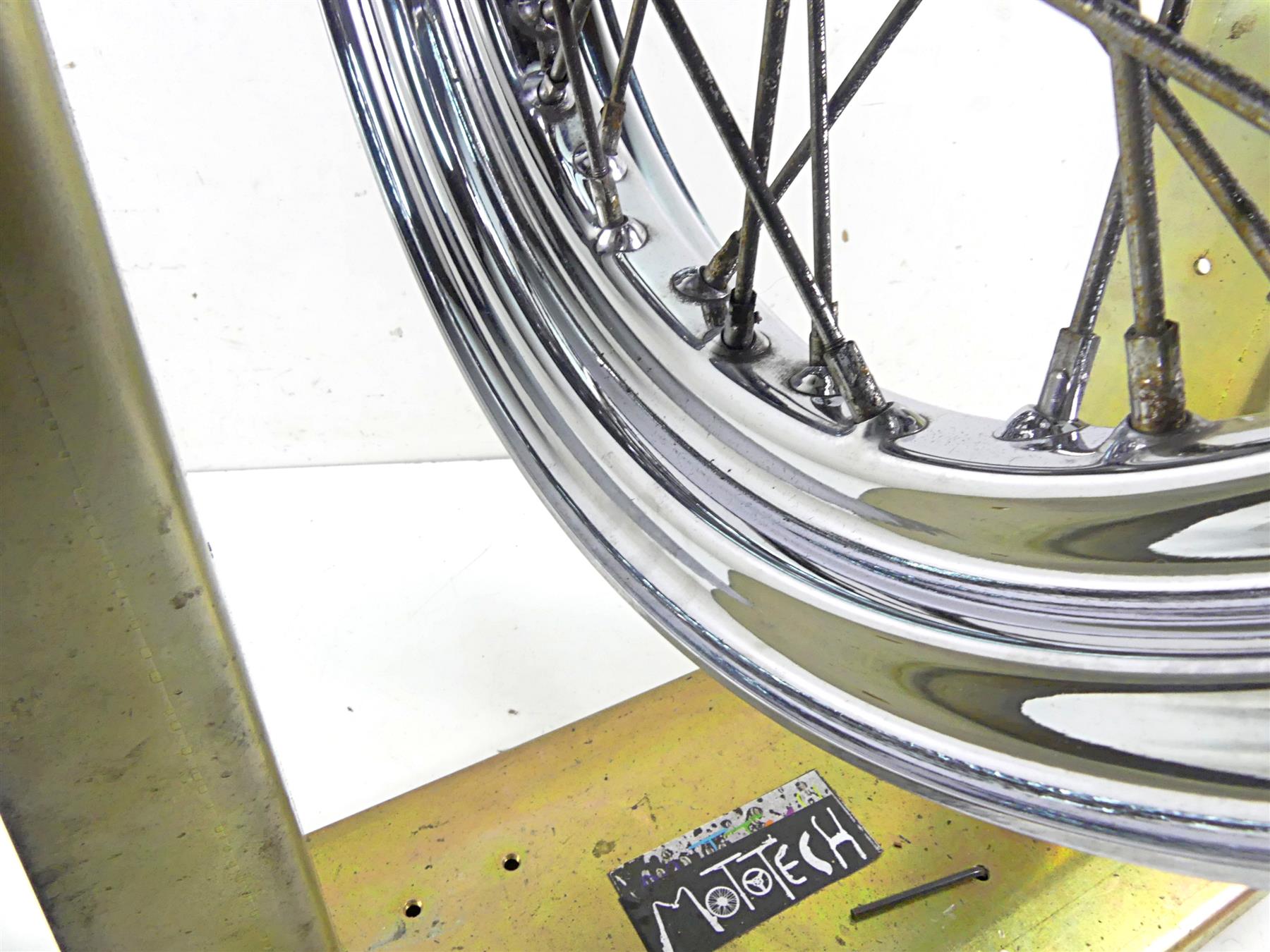 2010 Harley Touring FLHRC Road King Front Wheel Rim 16x3 -Read 40960-09 {{ shop.shopifyCountryName }} - Mototech271