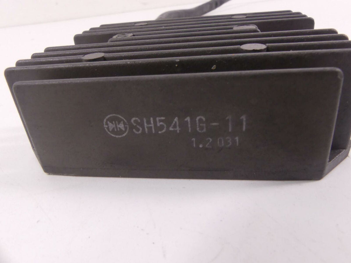 2002 Honda VT1100C2 Shadow Sabre Rectifier Voltage Regulator 31600-MCK-A01 {{ shop.shopifyCountryName }} - Mototech271