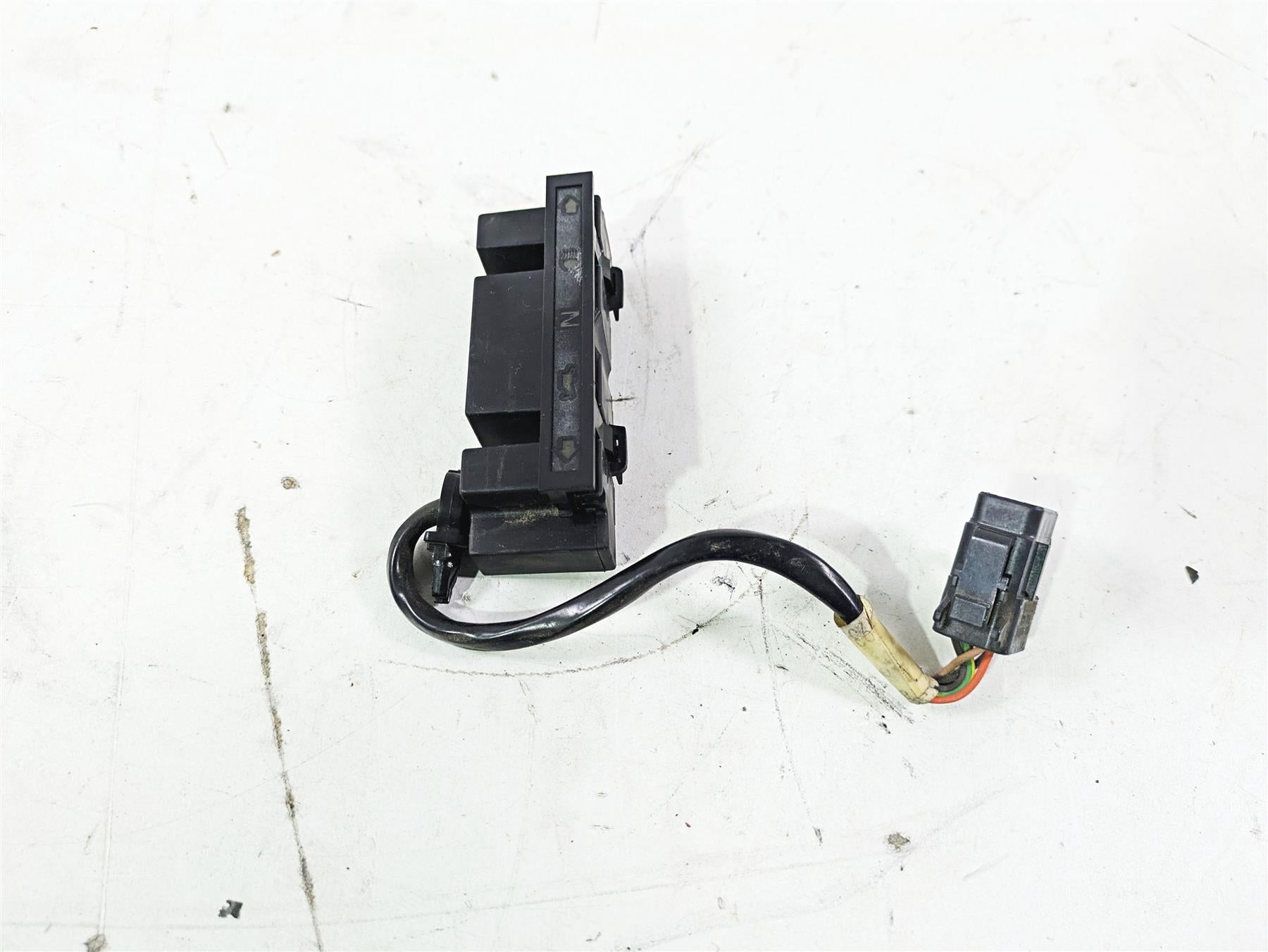 2004 Harley Softail FLSTF Fat Boy Instrument Indicator Lights 68113-99C {{ shop.shopifyCountryName }} - Mototech271