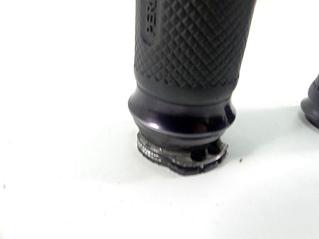 2014 Harley Dyna FXDB Street Bob Performance Machine Hand Grip Set 0063-2027-B {{ shop.shopifyCountryName }} - Mototech271