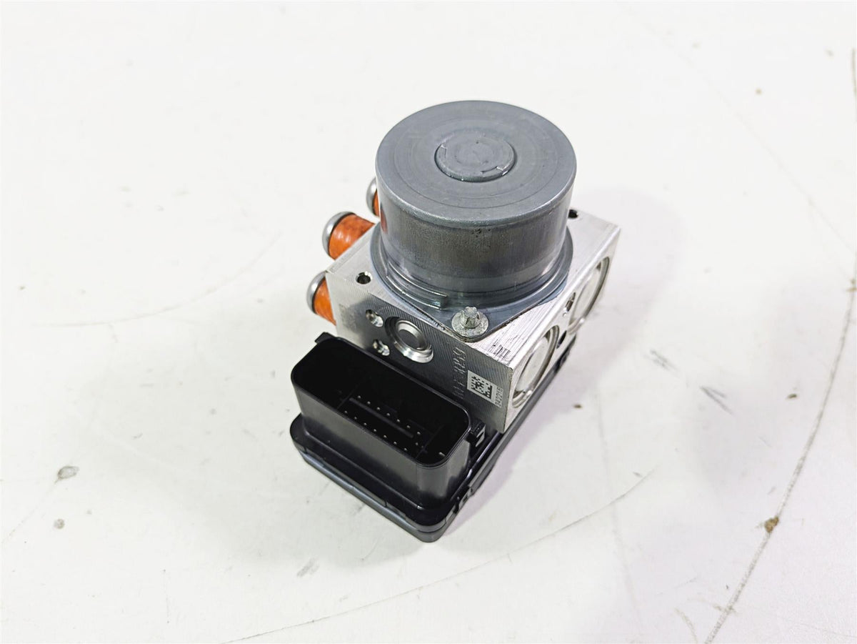 2015 BMW R nineT K21 Abs Brake Pump Module Pressure Unit 34518546851 {{ shop.shopifyCountryName }} - Mototech271