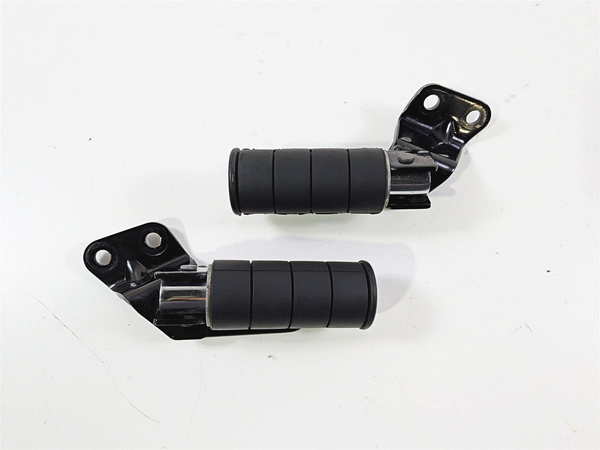 2005 Suzuki VZ800 M50 Boulevard Passenger Footpeg Set 43600-39G00 43700-39G00 {{ shop.shopifyCountryName }} - Mototech271