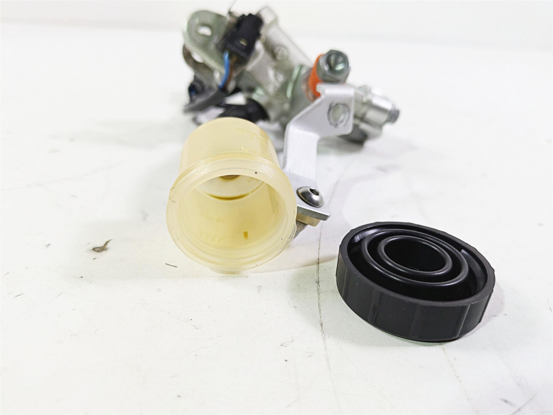 2008 Aprilia RSVR 1000 Factory Brembo Clutch Radial Master Cylinder AP8176193 {{ shop.shopifyCountryName }} - Mototech271