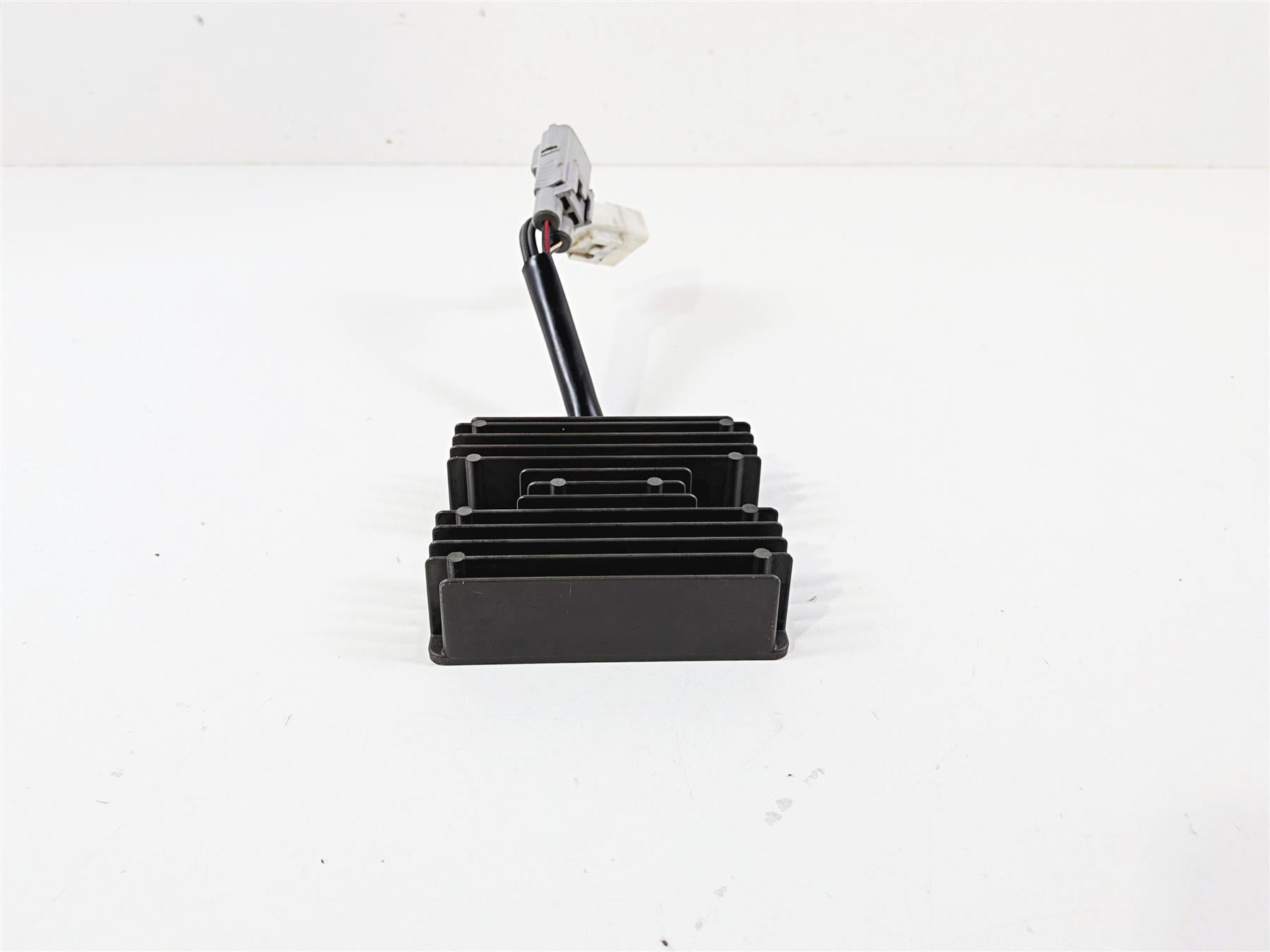 2014 Suzuki M109R VZR1800 Boulevard Rectifier Voltage Regulator 32800-10G30 {{ shop.shopifyCountryName }} - Mototech271