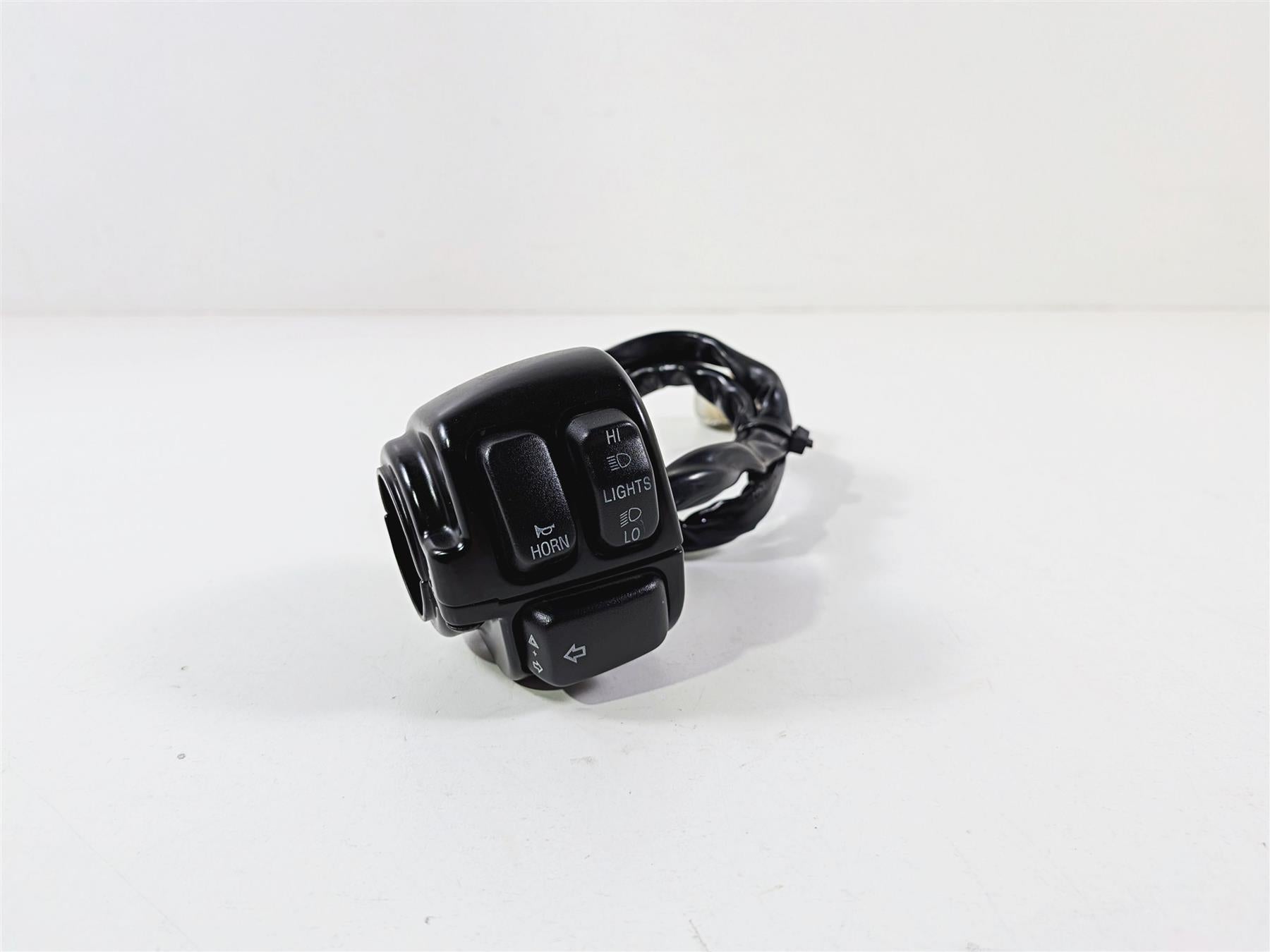 2011 Harley VRSCDX Night Rod Left Hand Turn Signal Control Switch 71682-06A {{ shop.shopifyCountryName }} - Mototech271