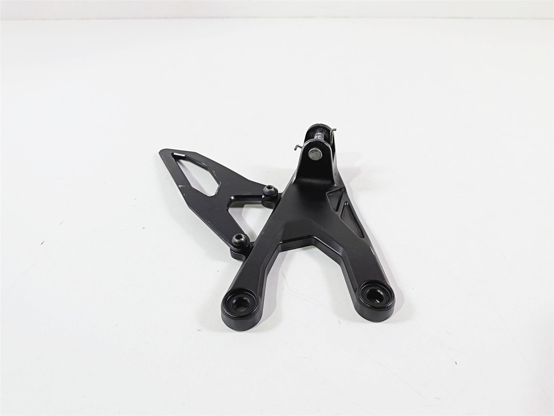 2024 Yamaha YZF R1 RN65 Front Left Rider Footpeg Mount - Read 2CR-27442-00-00 {{ shop.shopifyCountryName }} - Mototech271