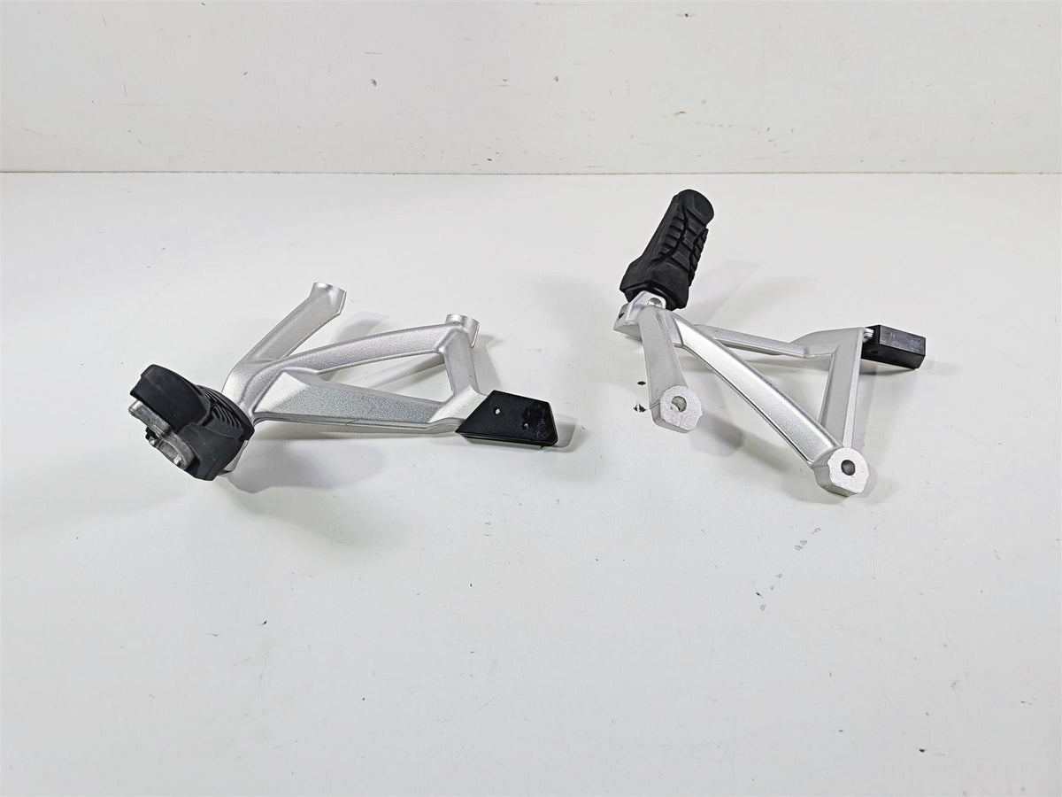 2016 BMW R1200 GS K50 Rear Passenger Footpeg Set 46718528793 46718528794 {{ shop.shopifyCountryName }} - Mototech271