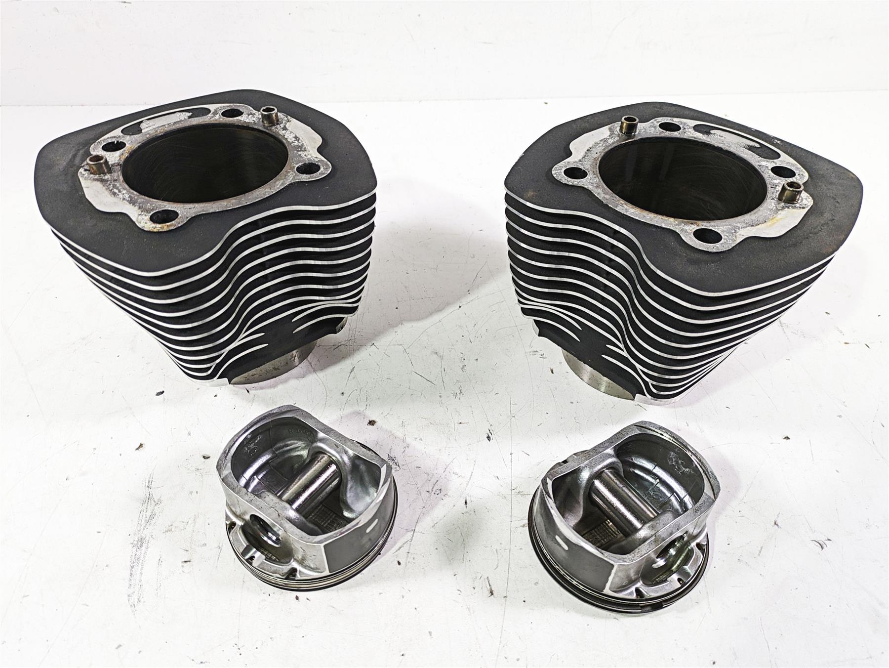 2015 Harley Touring FLHXS Street Glide Cylinder Jug & Piston Set -Read 16547-99A {{ shop.shopifyCountryName }} - Mototech271