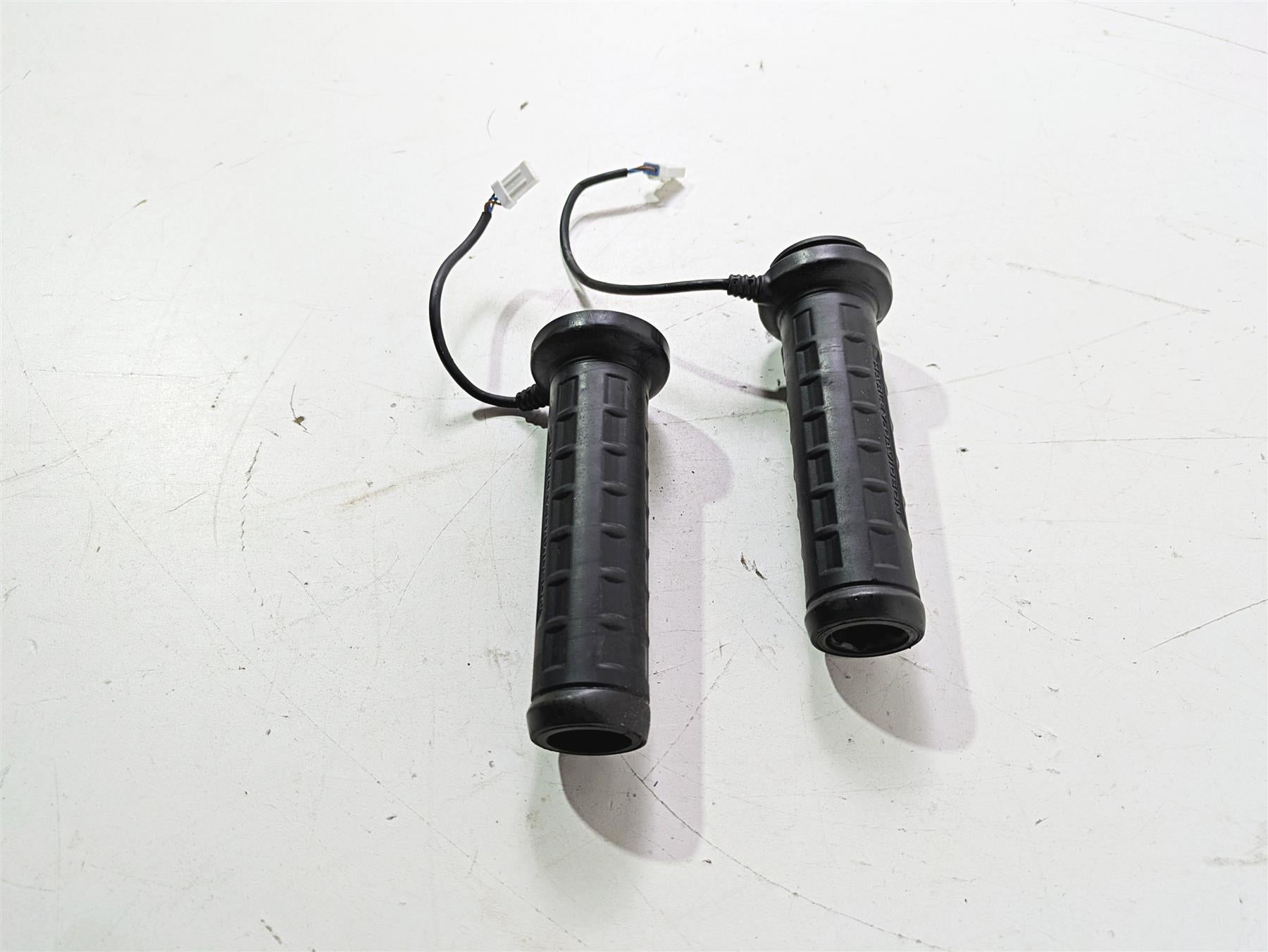 2022 Harley RA1250 S Pan America Left Right Heated Grip Set 56100376 56100377 {{ shop.shopifyCountryName }} - Mototech271