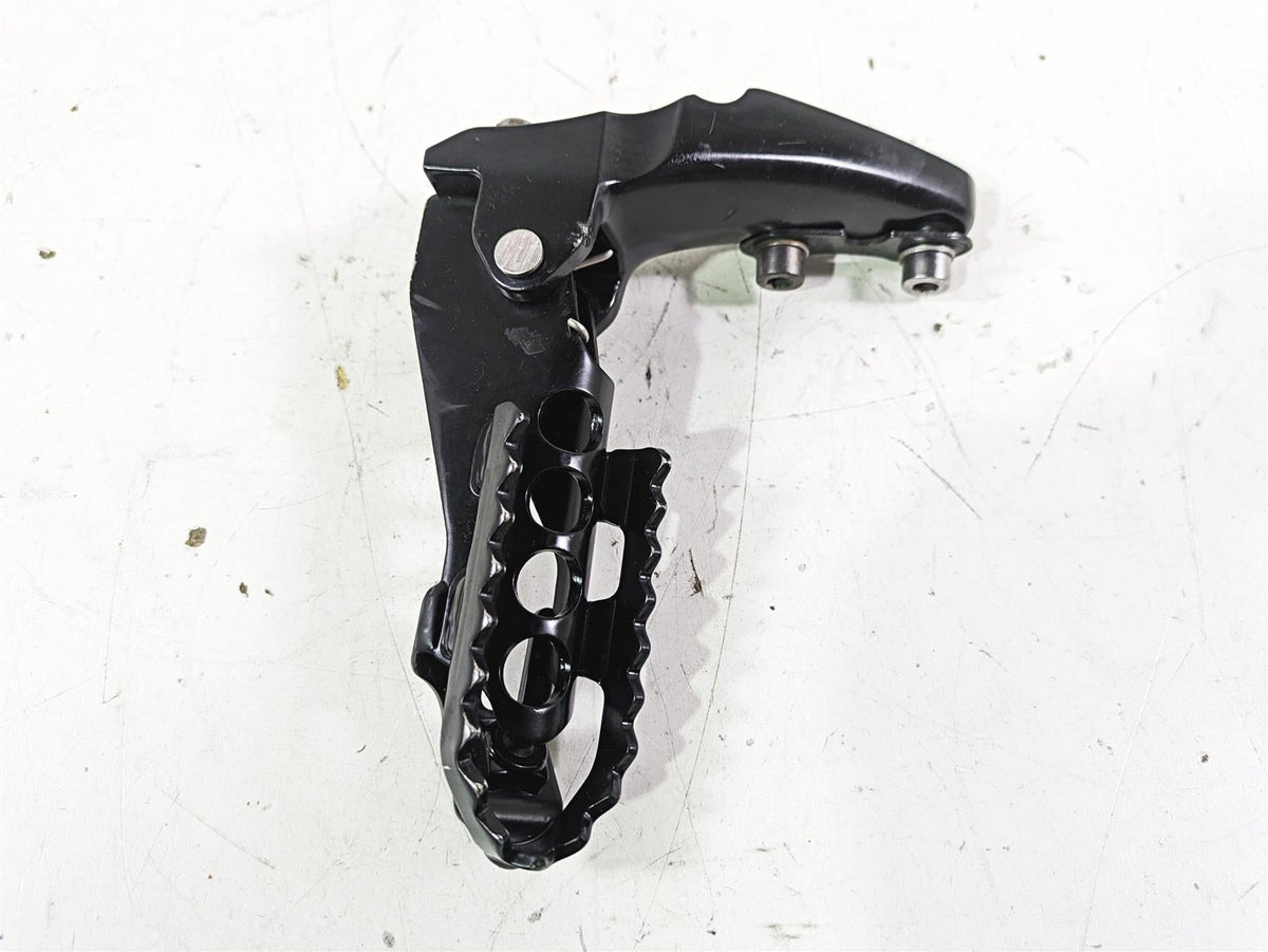 2020 Triumph Street Scrambler 900 Left Rider Footpeg Foot Peg T2082356 {{ shop.shopifyCountryName }} - Mototech271