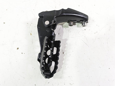 2020 Triumph Street Scrambler 900 Left Rider Footpeg Foot Peg T2082356 {{ shop.shopifyCountryName }} - Mototech271