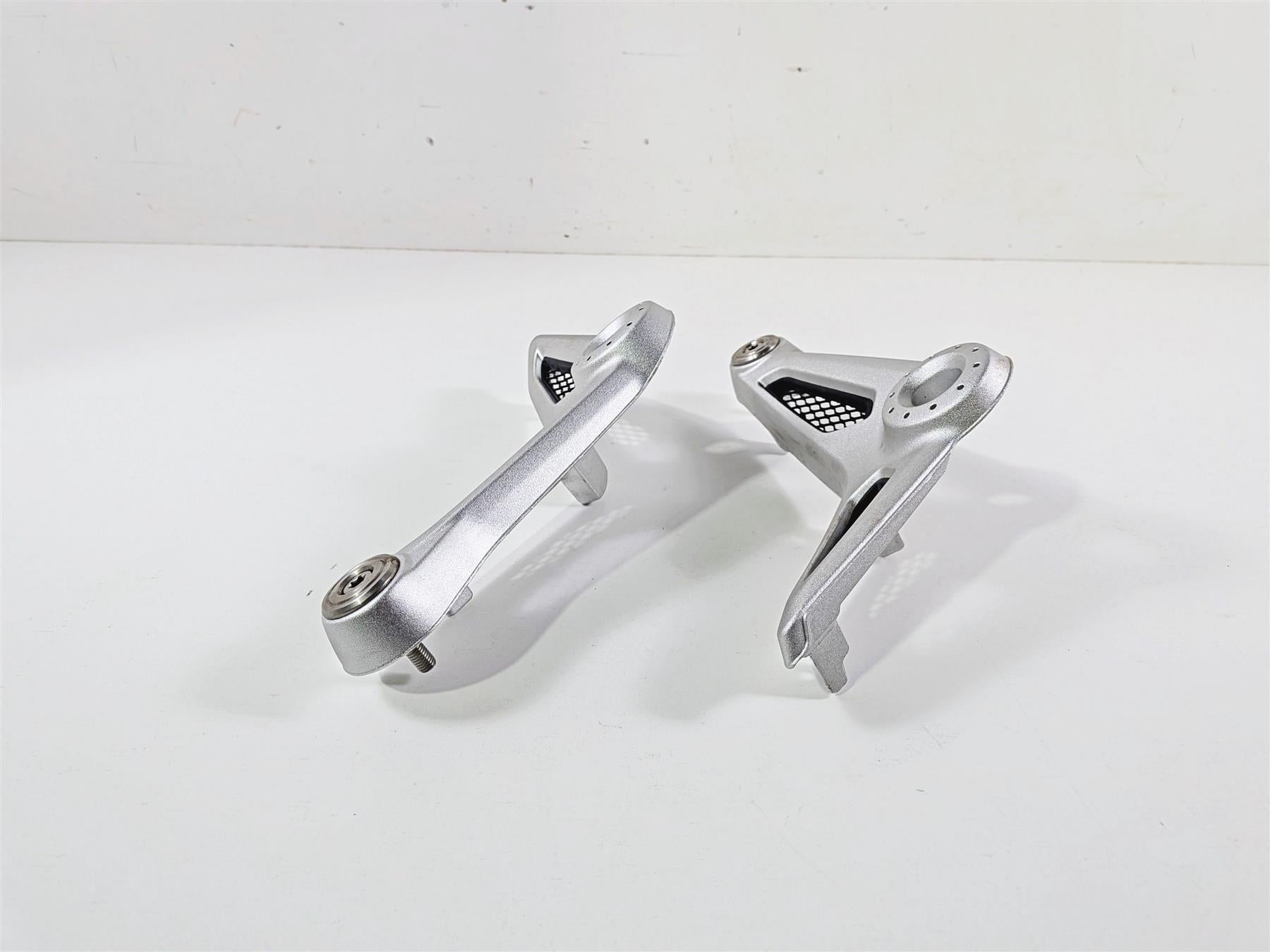 2023 BMW R nineT Scrambler K23 Rider Seat Support Mount Set 46638531189 {{ shop.shopifyCountryName }} - Mototech271