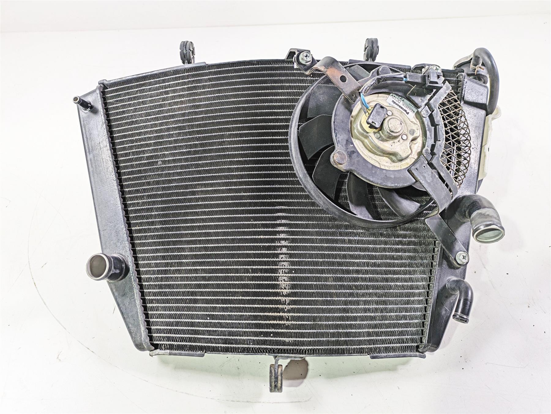 2008 Suzuki GSXR600 Radiator Fan Reservoir Set - No Leaks 17710-01H10 {{ shop.shopifyCountryName }} - Mototech271