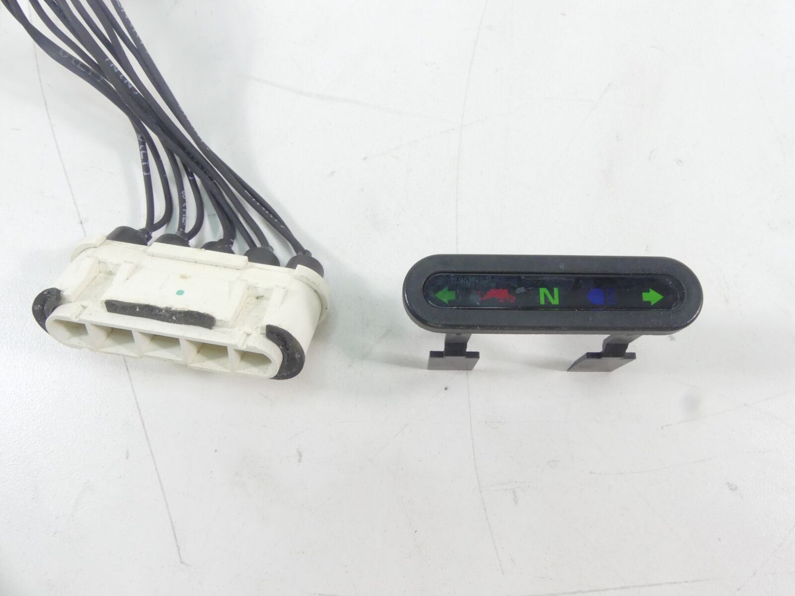 2006 Harley Touring FLHCU SE CVO Instrument Indicator Lights Cluster 68789-96 {{ shop.shopifyCountryName }} - Mototech271