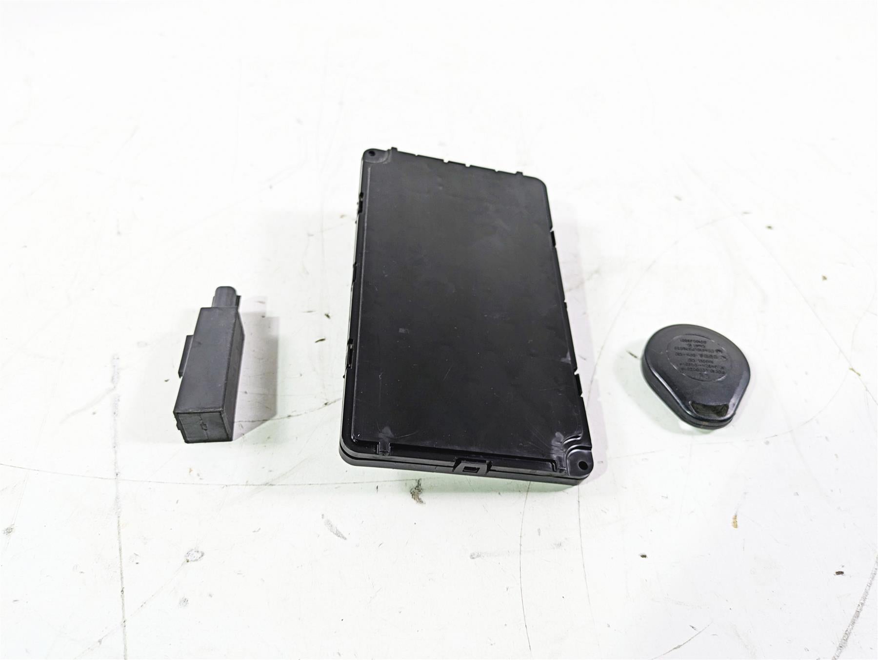 2015 Harley Touring FLHTKL E -Glide Low Bcm Security Module & Fob Set 69994-12B {{ shop.shopifyCountryName }} - Mototech271
