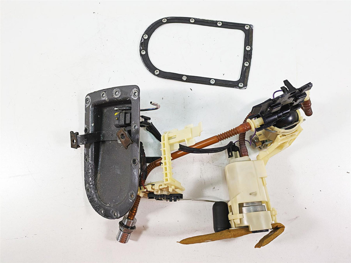 2009 Harley FXDC Dyna Super Glide Custom Fuel Gas Pump & Sending Unit 75218-04D {{ shop.shopifyCountryName }} - Mototech271