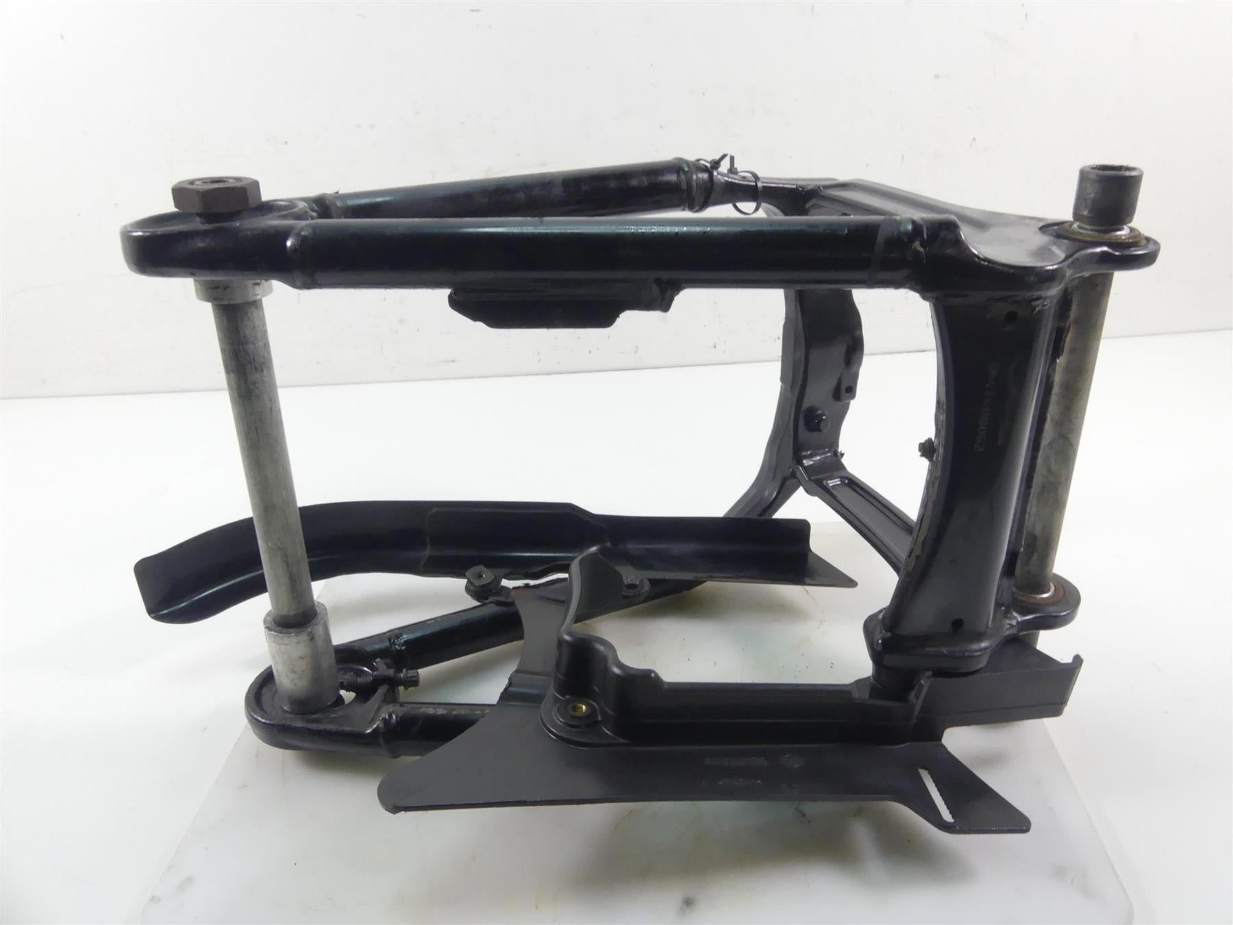 2019 Harley Softail FLSB Sport Glide Swingarm Swing Arm & Guards 47400099BHP {{ shop.shopifyCountryName }} - Mototech271