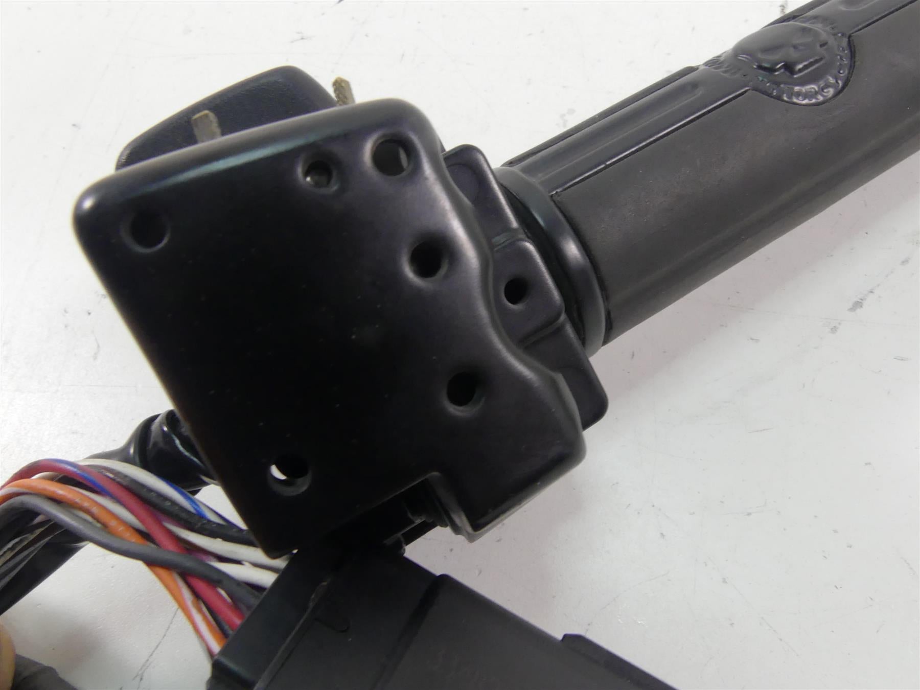 2012 Harley Touring FLHTK Electra Glide Right Hand Control Switch -Read 71684-06 {{ shop.shopifyCountryName }} - Mototech271
