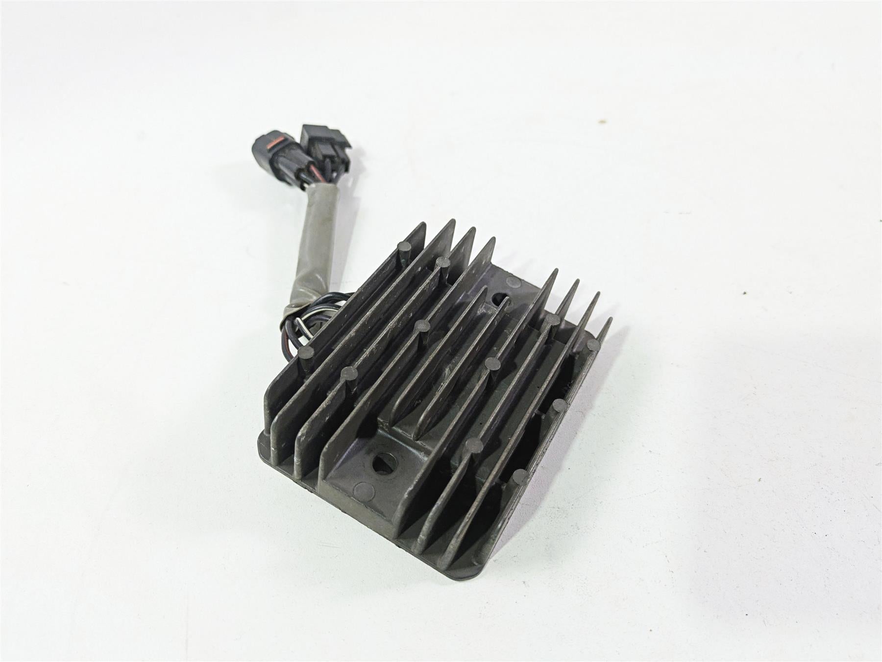 2006 Suzuki GSXR1000 K6 Voltage Regulator Rectifier 32800-41G00 32800-47H00 {{ shop.shopifyCountryName }} - Mototech271