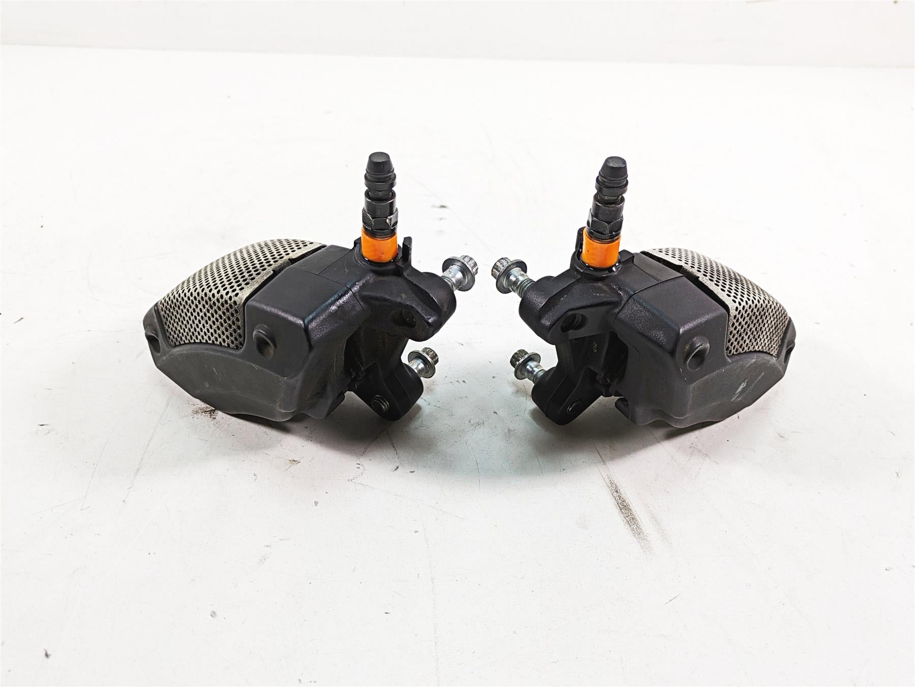 2019 Harley Touring FLHX Street Glide Front Brake Caliper Set 43027-08 44023-08 {{ shop.shopifyCountryName }} - Mototech271