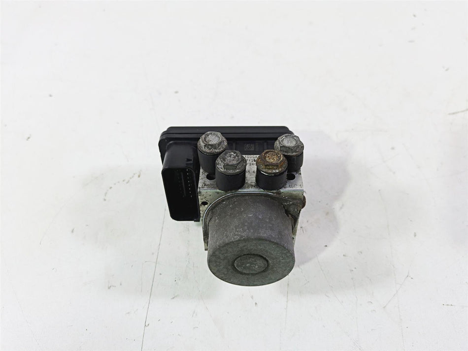 2018 Harley Softail FXFBS Fat Bob Abs Brake Pump Unit Module 41100043C {{ shop.shopifyCountryName }} - Mototech271