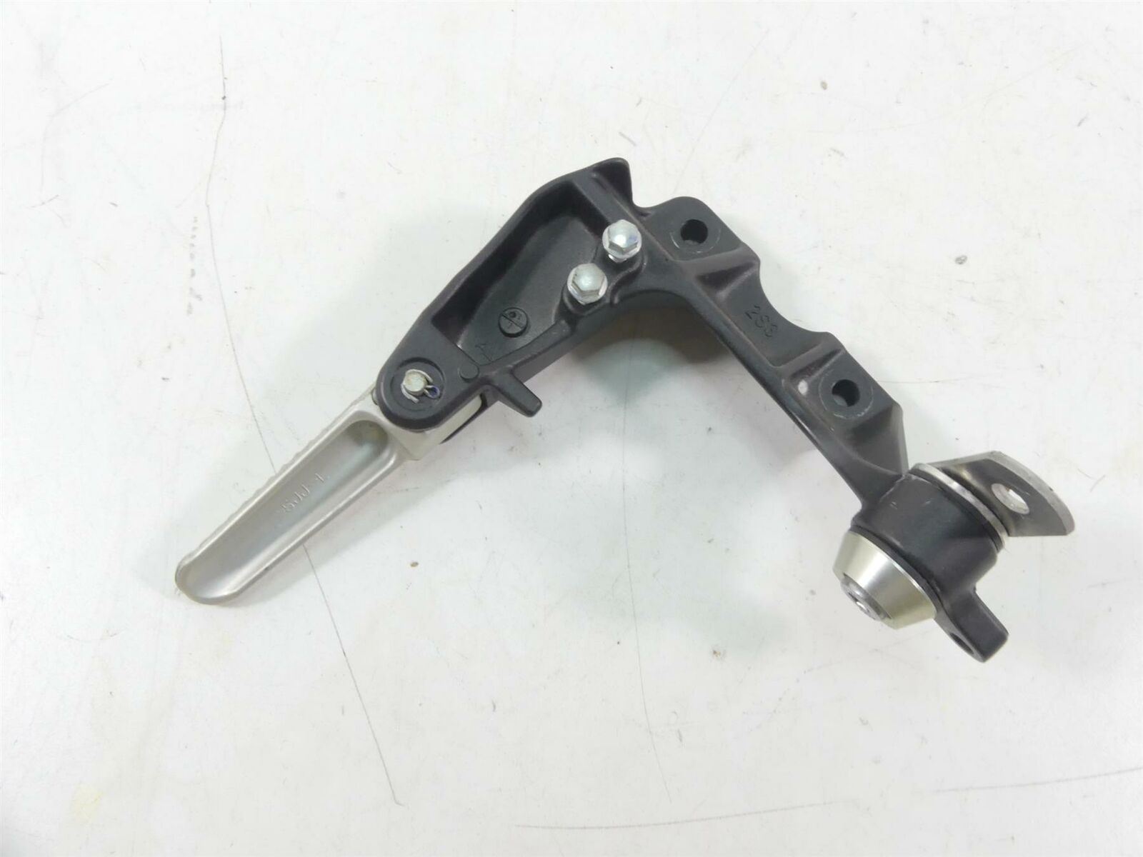 2020 Yamaha VMX17 1700 Left Passenger Footpeg Foot Peg + Mount 2S3-27430-00-00 {{ shop.shopifyCountryName }} - Mototech271