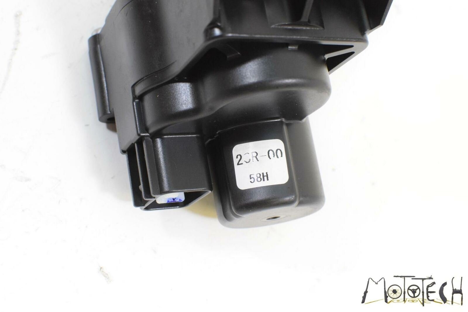 2016 Yamaha R1 YZFR1 S Exhaust Valve Actuator Servo Motor 2CR-85820-00-00 {{ shop.shopifyCountryName }} - Mototech271