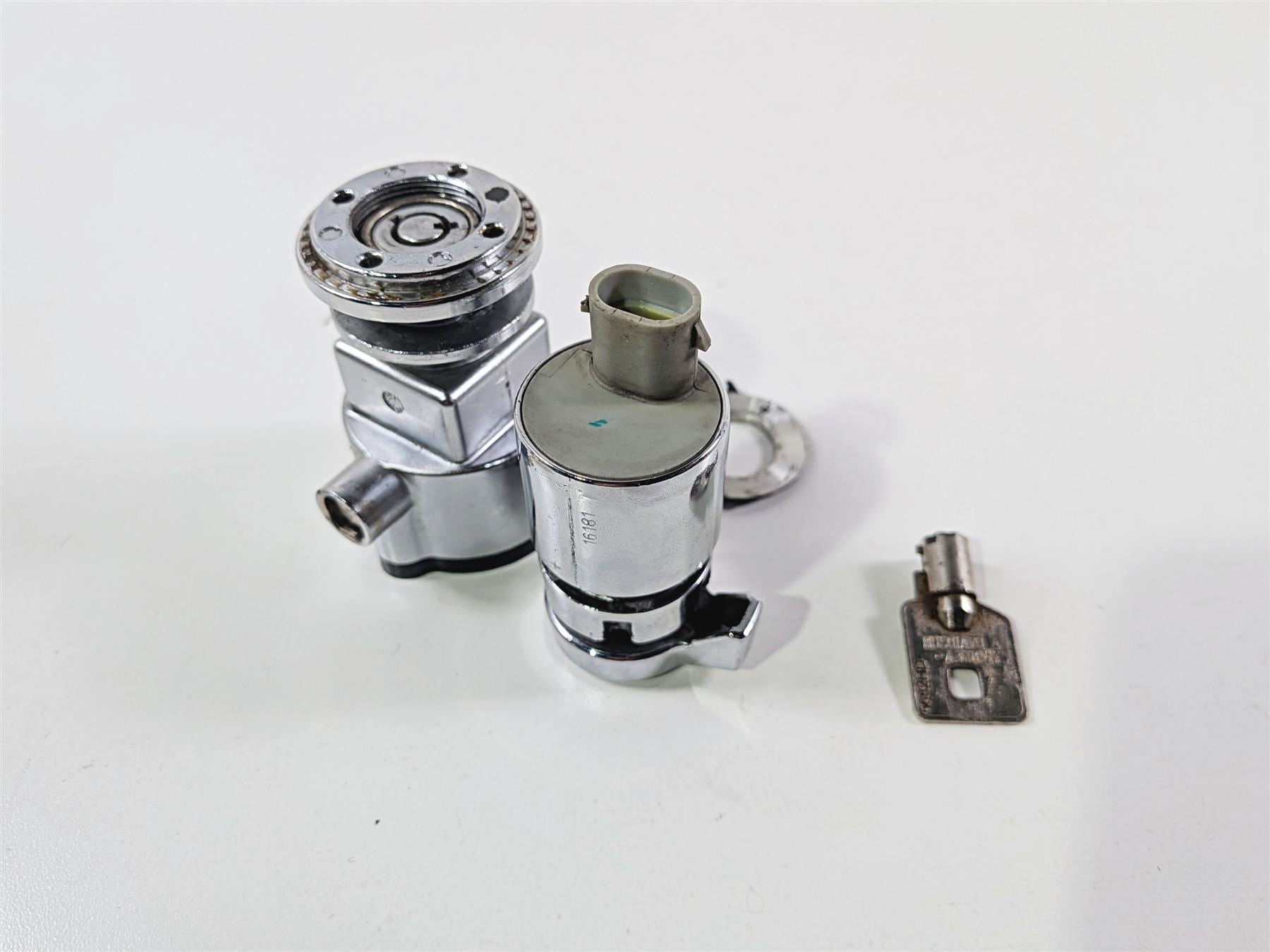 2014 Harley FXDL Dyna Low Rider Ignition Switch Key Lock Set 71475-06B {{ shop.shopifyCountryName }} - Mototech271