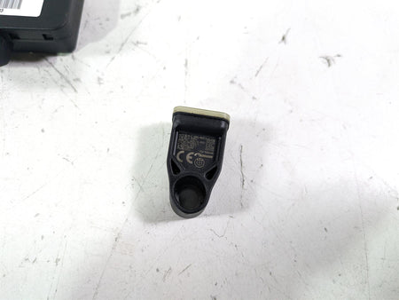 2022 BMW R1250 RT K052 Tire Pressure Sensors & Rdc Module 65759832031 {{ shop.shopifyCountryName }} - Mototech271