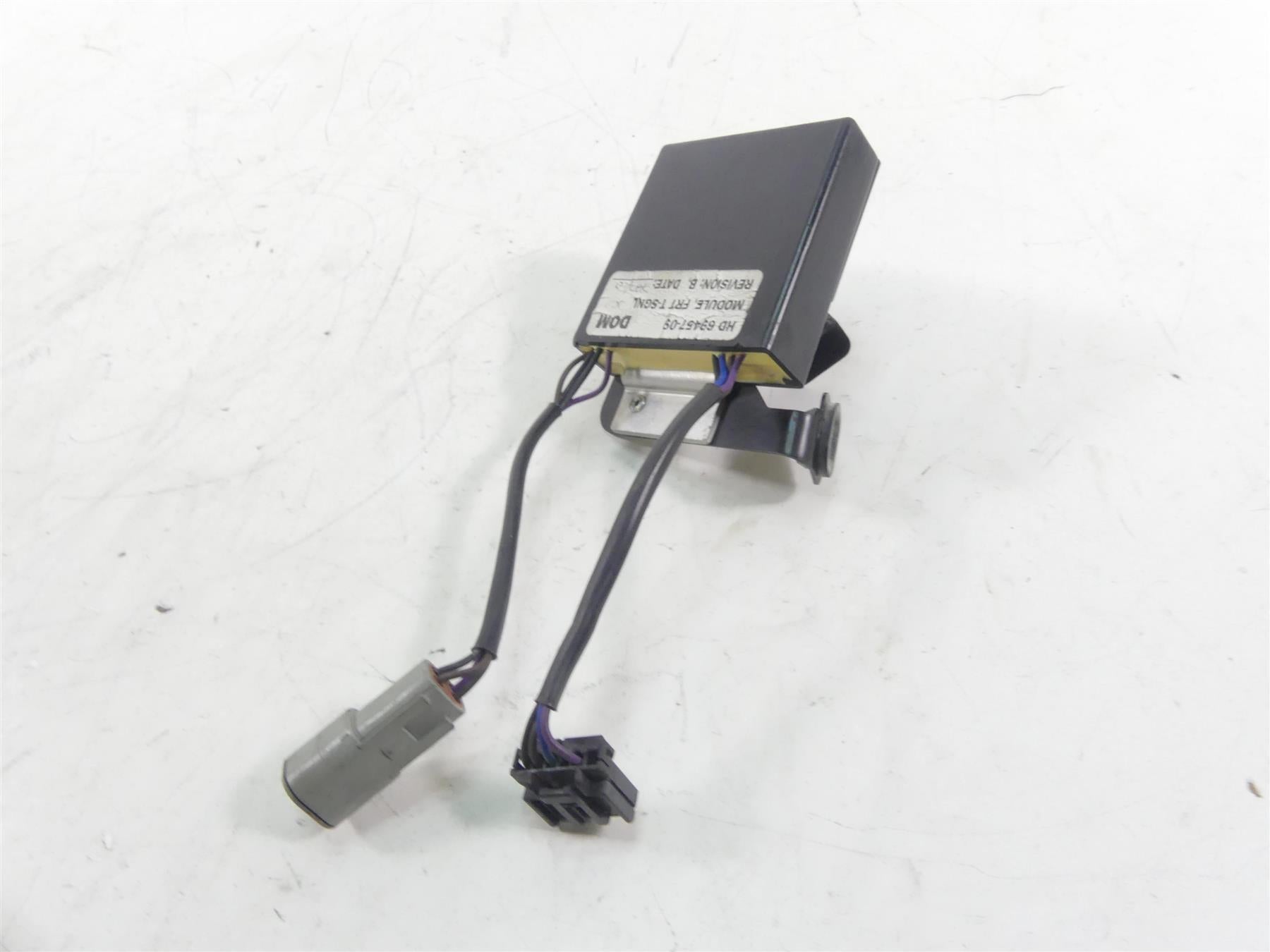 2011 Harley VRSCF Muscle Rod Rear Light Turn Signal Module Unit 69457-09 {{ shop.shopifyCountryName }} - Mototech271