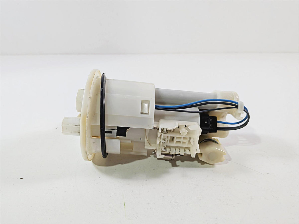 2008 Yamaha YZF R1 RN19 Fuel Gas Petrol Pump - Tested 4C8-13907-00-00 4C8-13907-04-00 {{ shop.shopifyCountryName }} - Mototech271