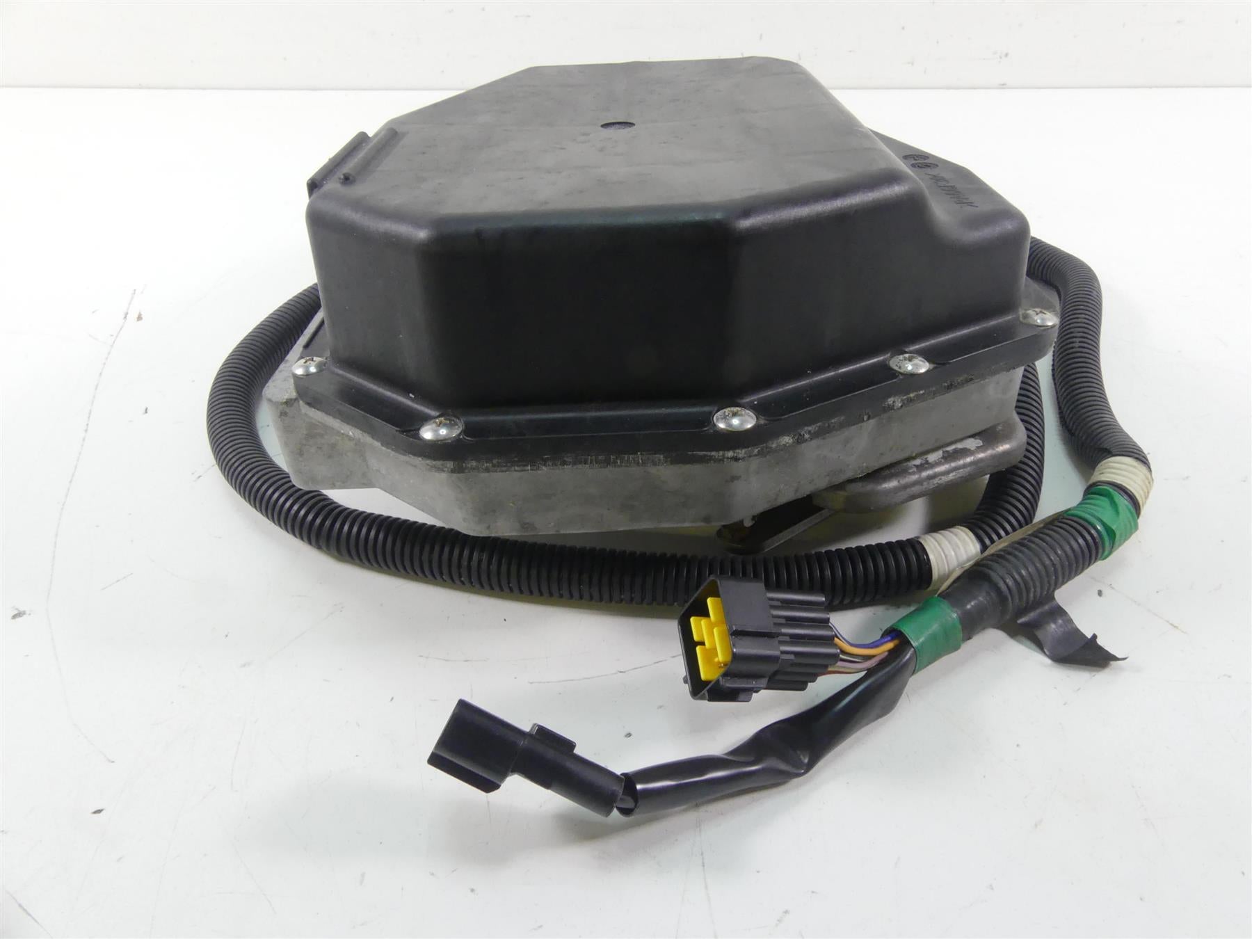 2018 Yamaha Waverunner VX 1800 Cruiser Trim Control Motor & Box F2X-6140B-05-00 {{ shop.shopifyCountryName }} - Mototech271