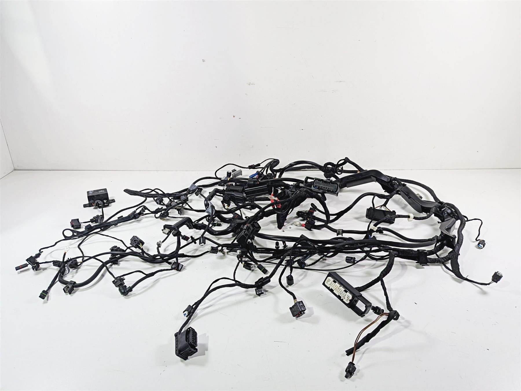 2016 BMW R1200RT RT RTW K52 Main & Engine Wiring Harness 61118562118 {{ shop.shopifyCountryName }} - Mototech271