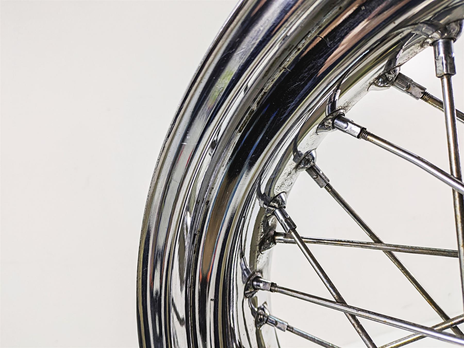 2009 Harley FXDC Dyna Super Glide Custom 17x4.5 Rear Wheel Spoke Rim 40979-08A {{ shop.shopifyCountryName }} - Mototech271