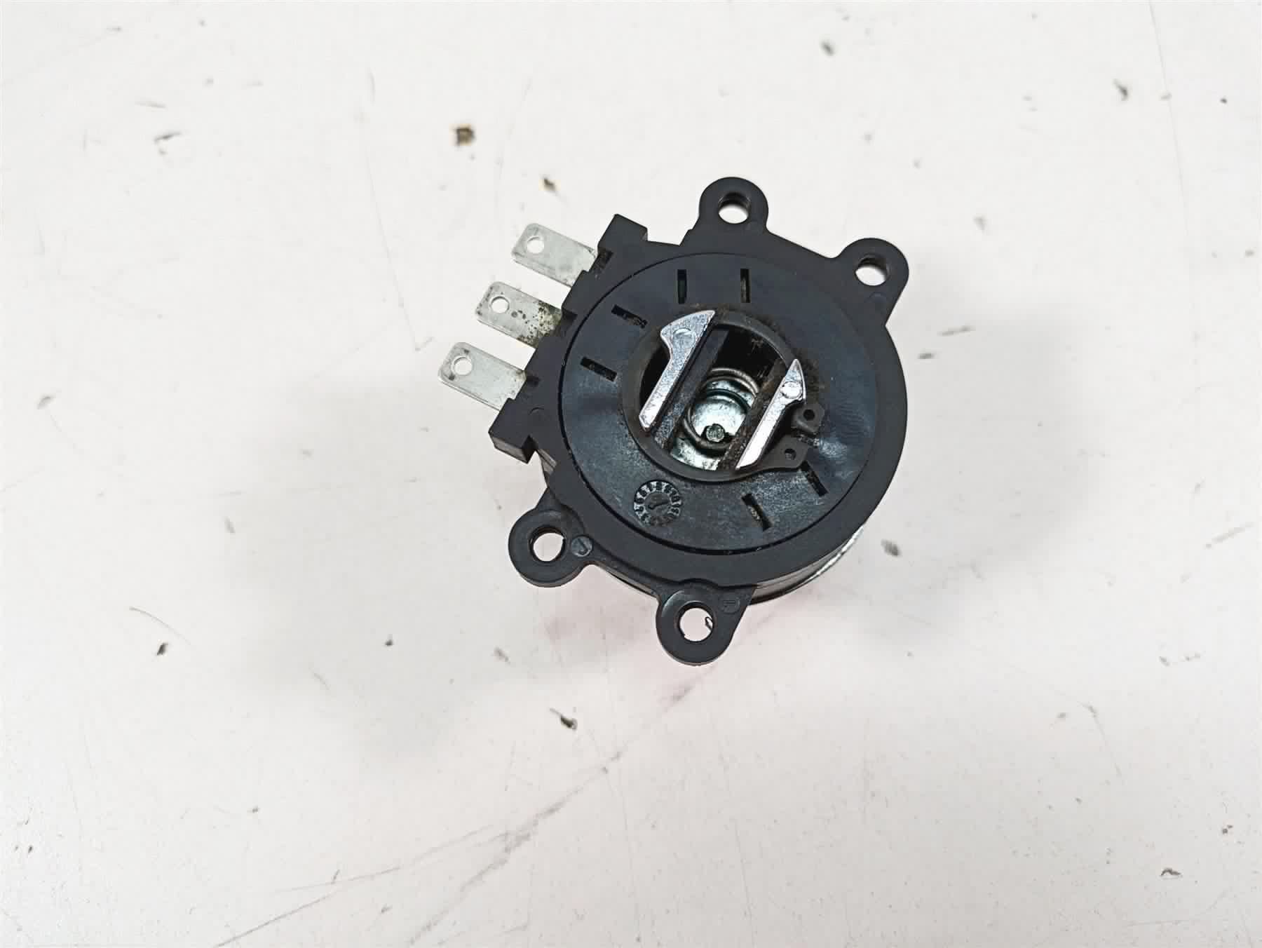 2011 Harley Touring FLHR Road King Ignition Switch Key Steering Lock 71313-96A {{ shop.shopifyCountryName }} - Mototech271