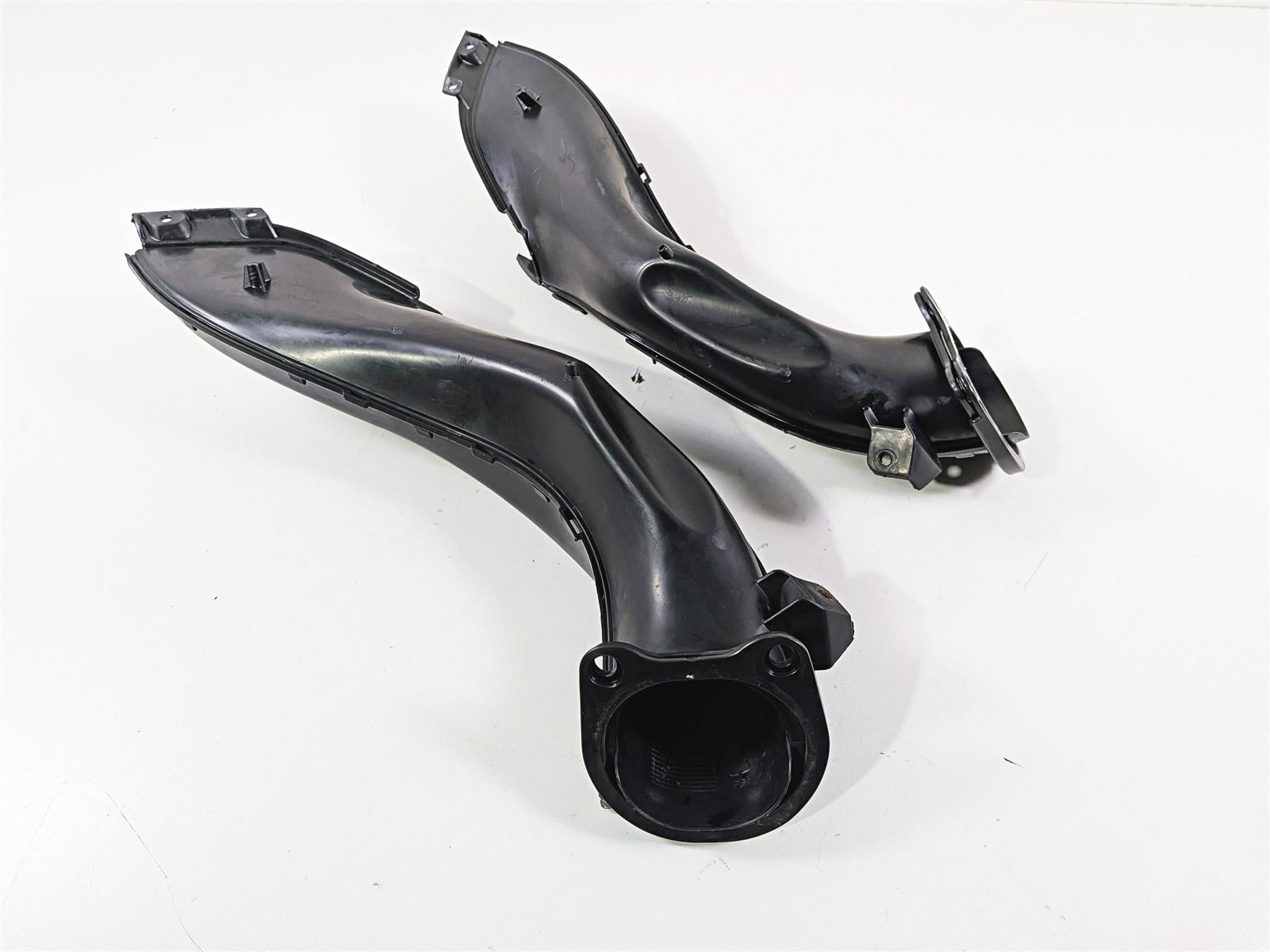 2018 Aprilia RSV4 RR Air Intake Scoop Ram Set 2B001921 858818 2B001922 858907 {{ shop.shopifyCountryName }} - Mototech271